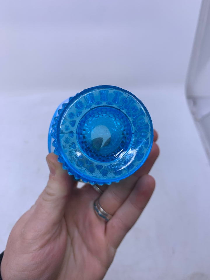 LIGHT BLUE FOOTED HOBNAIL TOOTH PICK HOLDER.