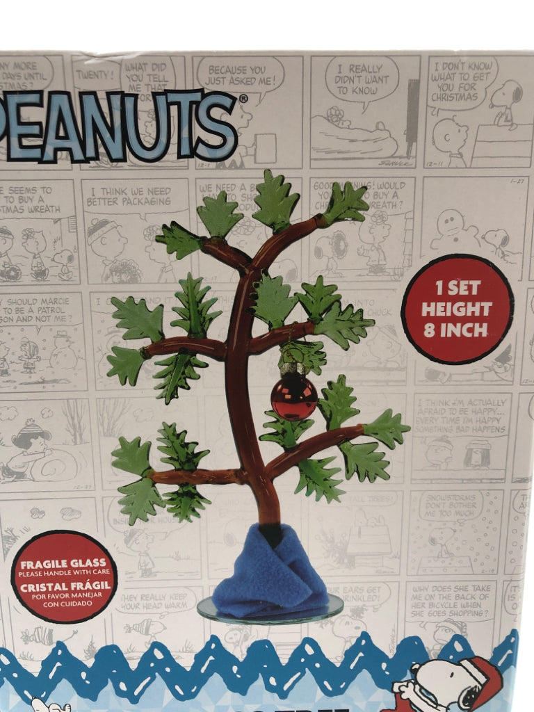 NIB PEANUTS GLASS TREE.