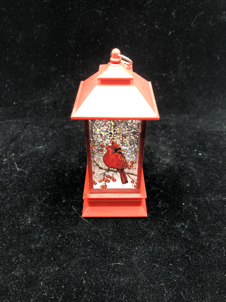 CARDINAL LIGHT UP SNOW GLOBE LANTERN.