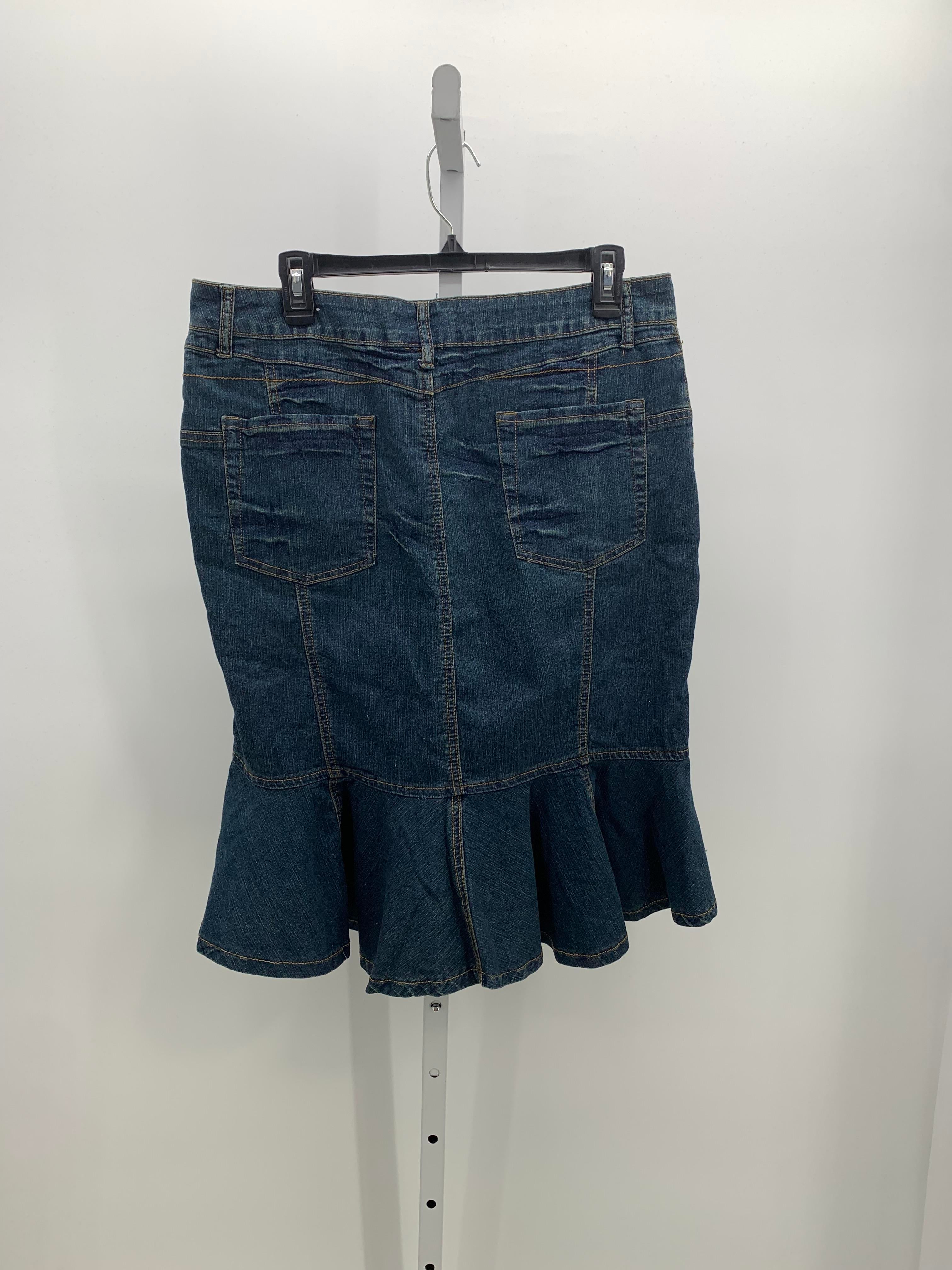 Zoey Beth Size Large Juniors Skirt