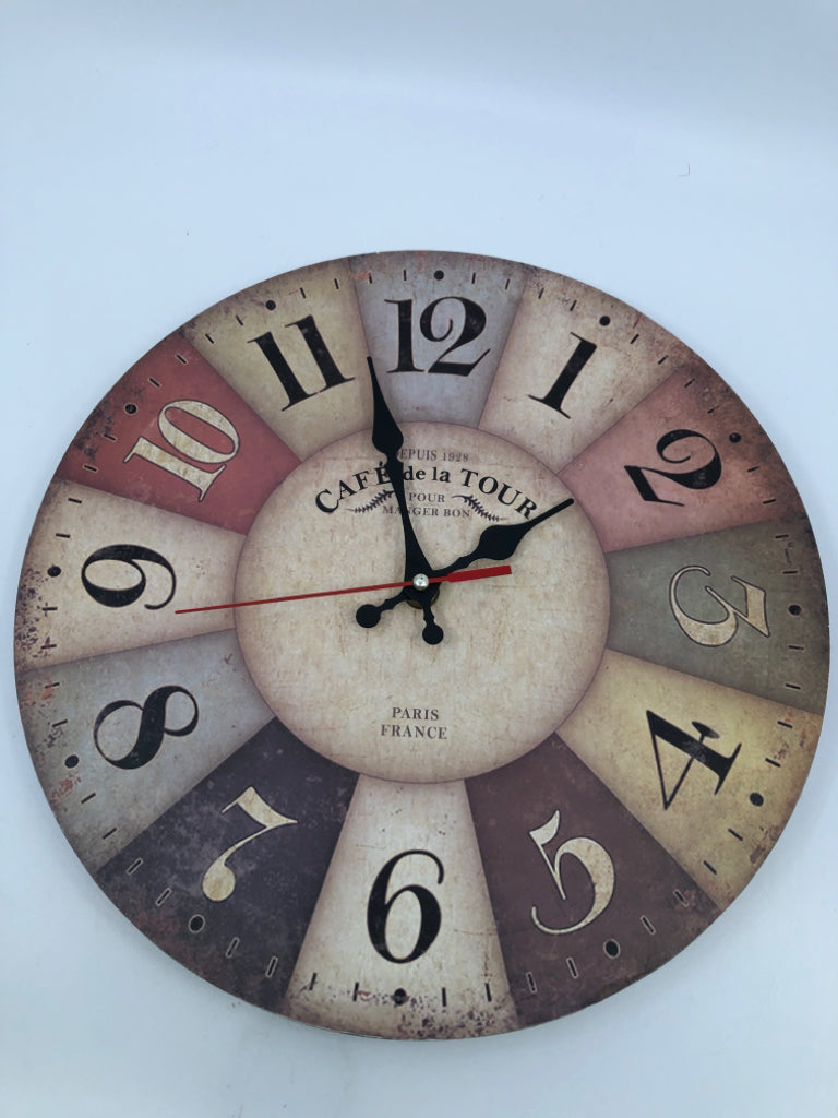 MULTI COLOR CLOCK 'CAFE DE LA TOUR'.