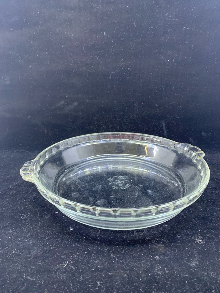 PYREX BAKING DISH W HANDLES.