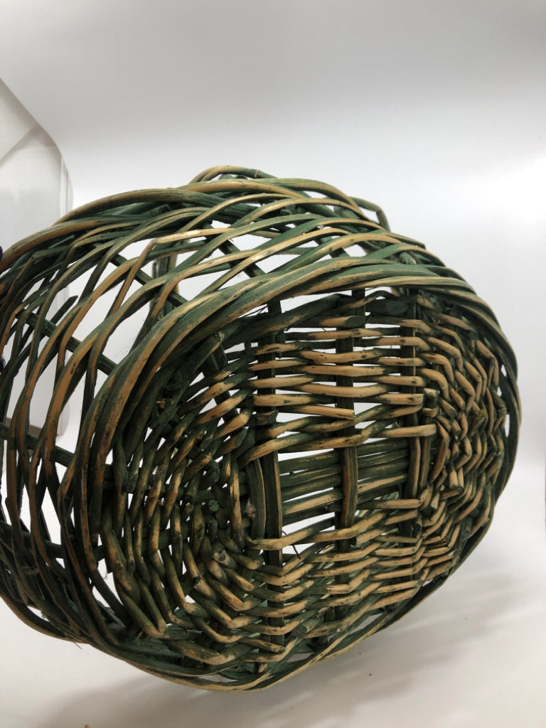 DISTRESSED GREEN BASKET.