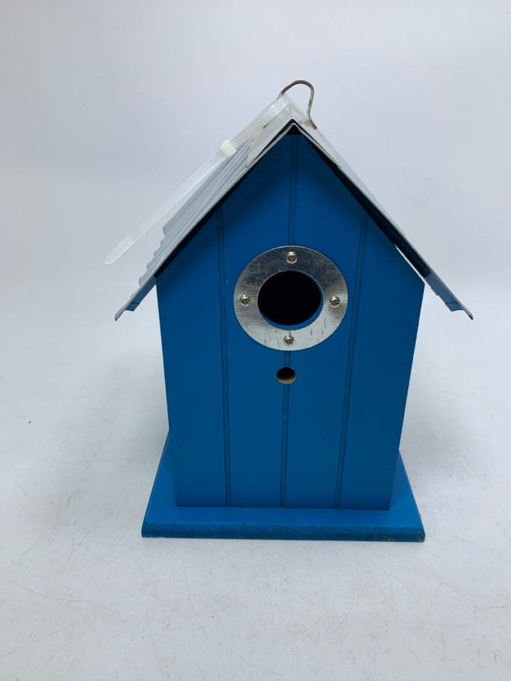 METAL ROOF WOOD BIRD HOUSE.