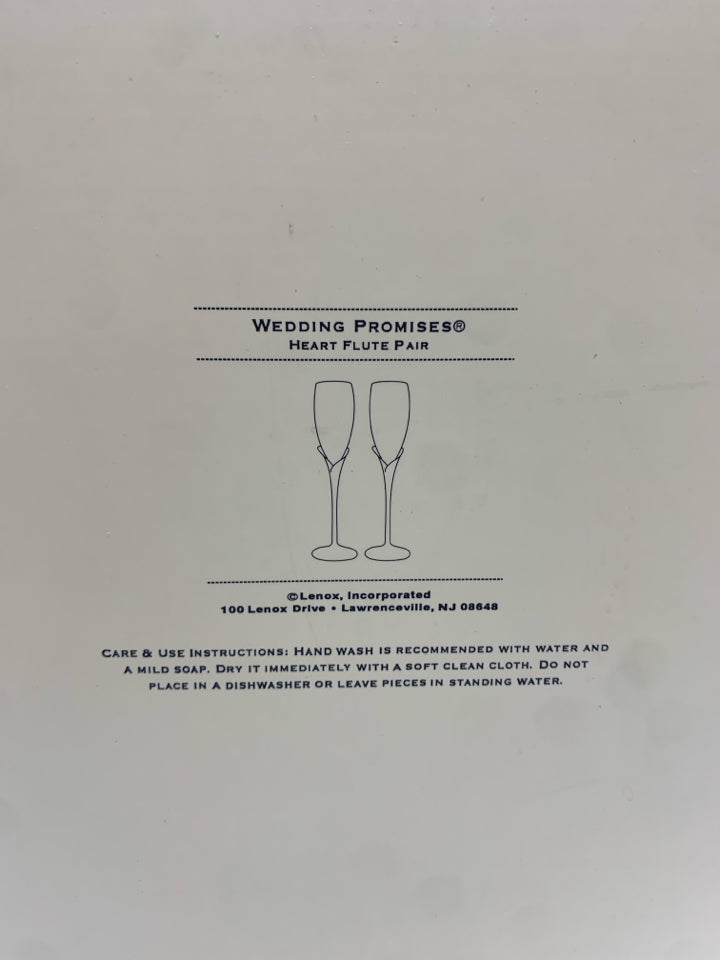 NIB 2PC WEDDING PROMISE HEART FLUTE CHAMPAGNE GLASSES W/SILVER STEM.
