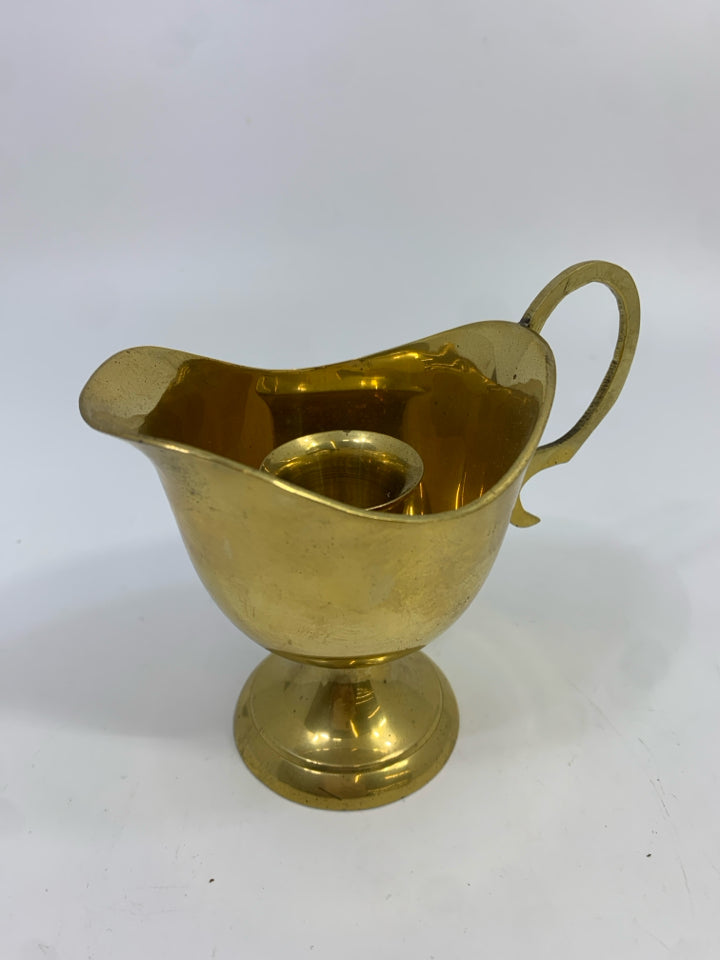 BRASS GRAVY BOAT CANDLE HOLDER.