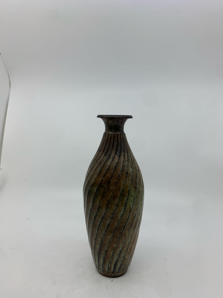 METAL RIBBED DARK MULTI COLORED VASE.