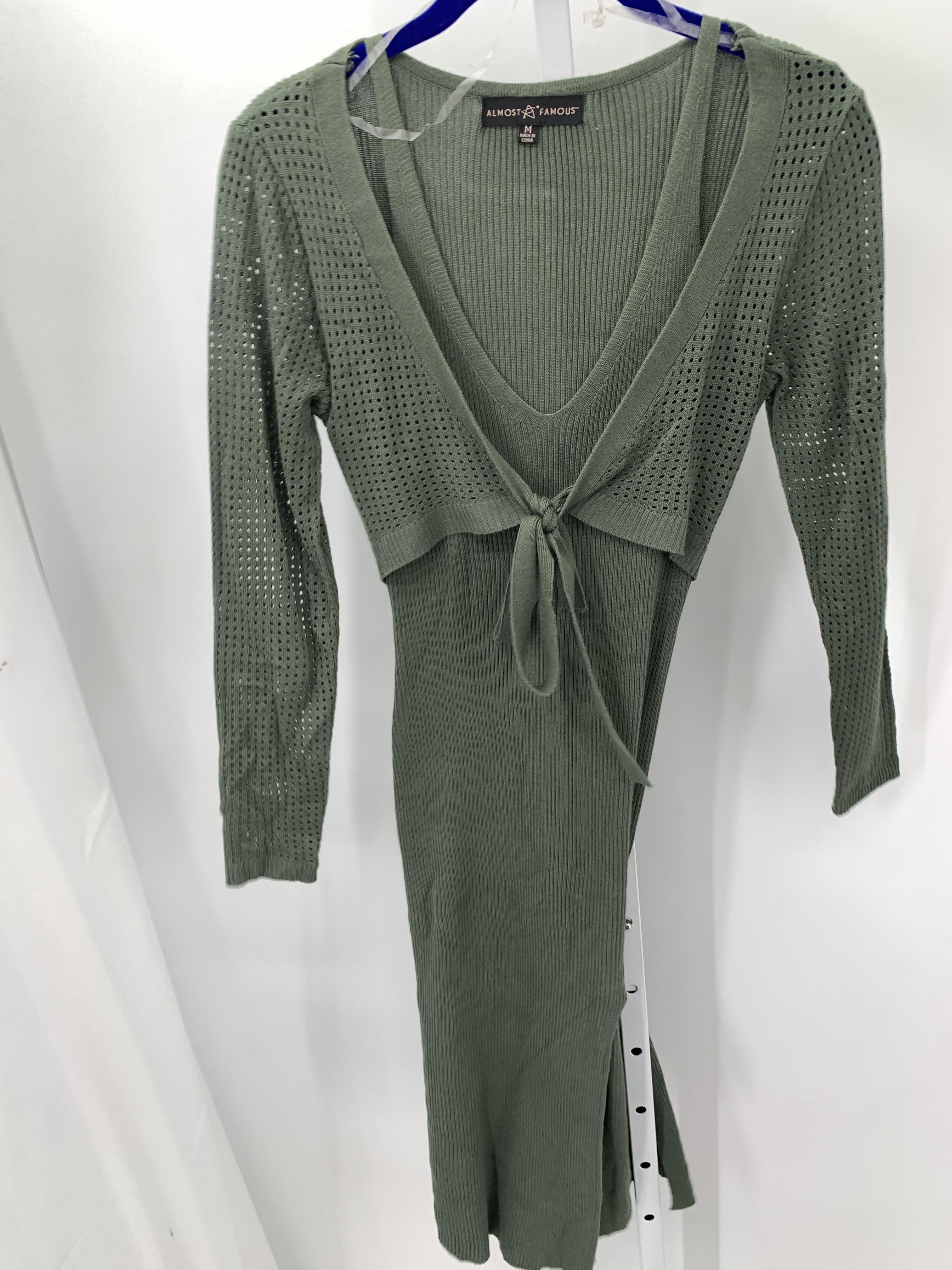 Almost Famous Size Medium Juniors 2pc. Outfit
