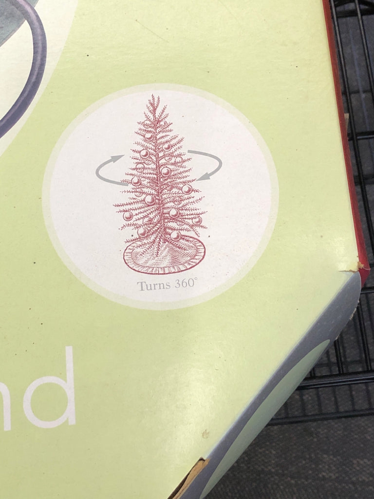NIP ROTATING TREE STAND MARTHA STAURT.