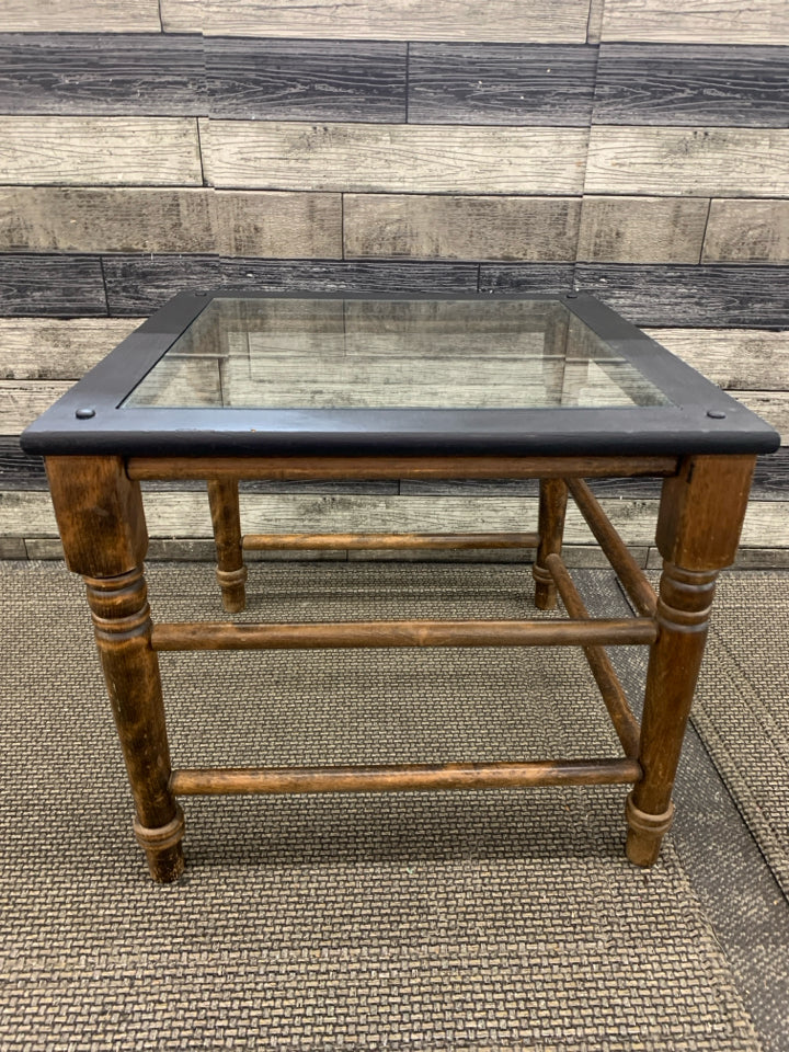 WOOD, GLASS TOP SIDE TABLE.