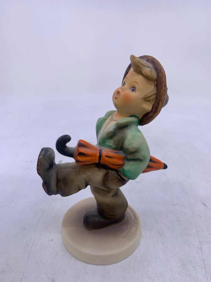 VTG HUMMEL HAPPY TRAVELER BOY W/ UMBRELLA #109.