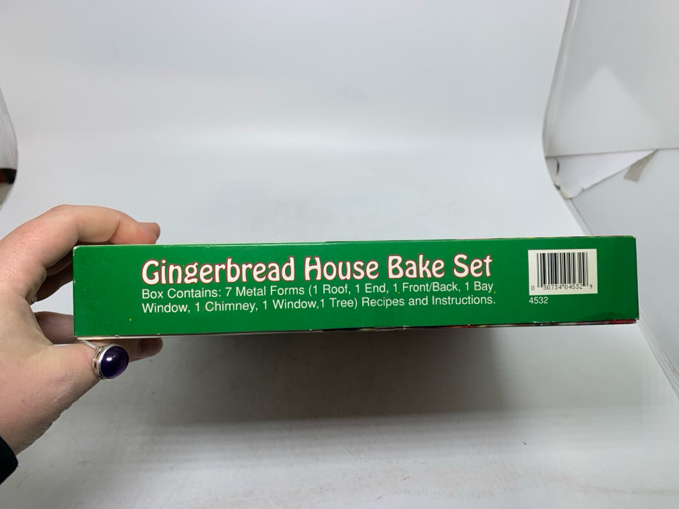 IN BOX VTG GINGERBREAD HOUSE BAKE SET.