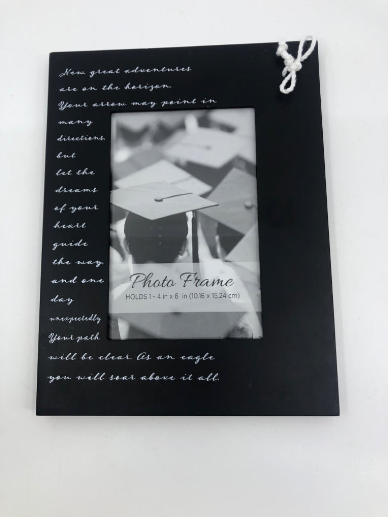 BLACK GRADUATION FRAME.