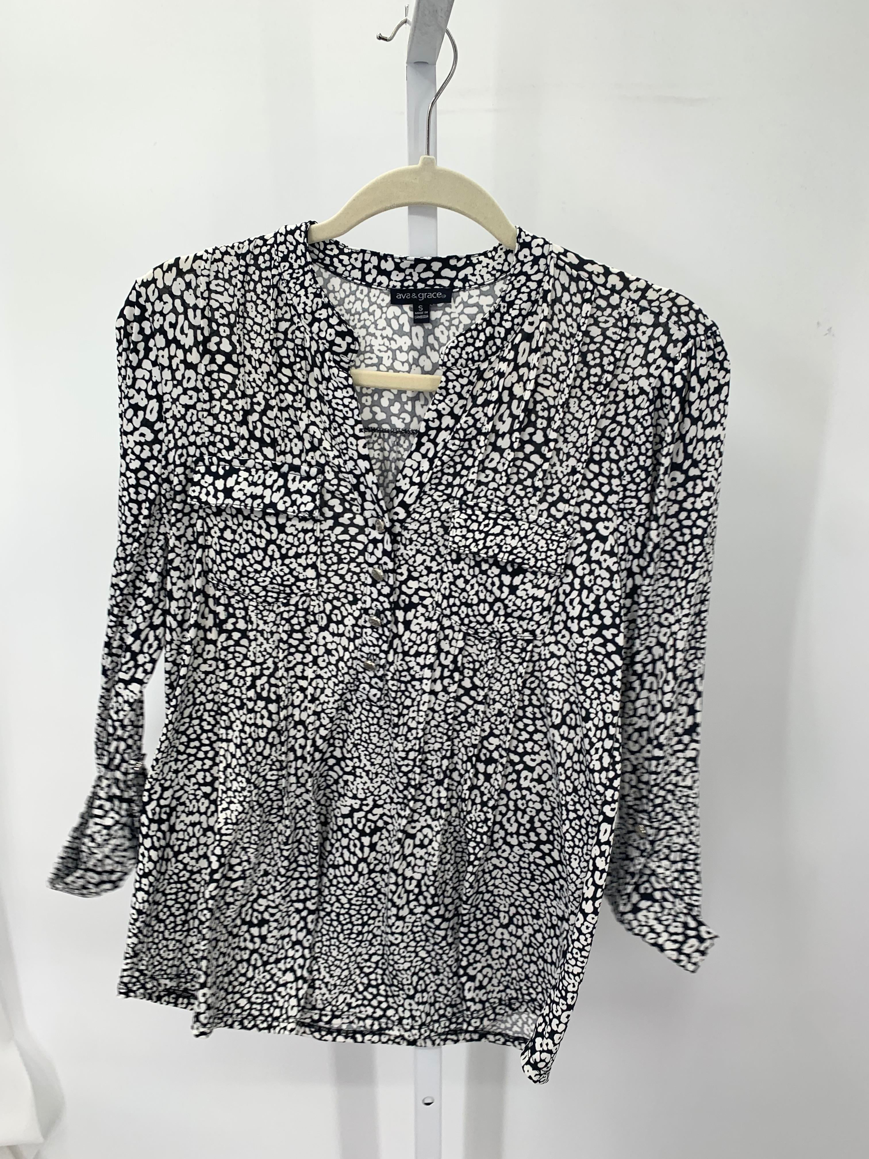 Size Small Misses 3/4 Sleeve Shirt