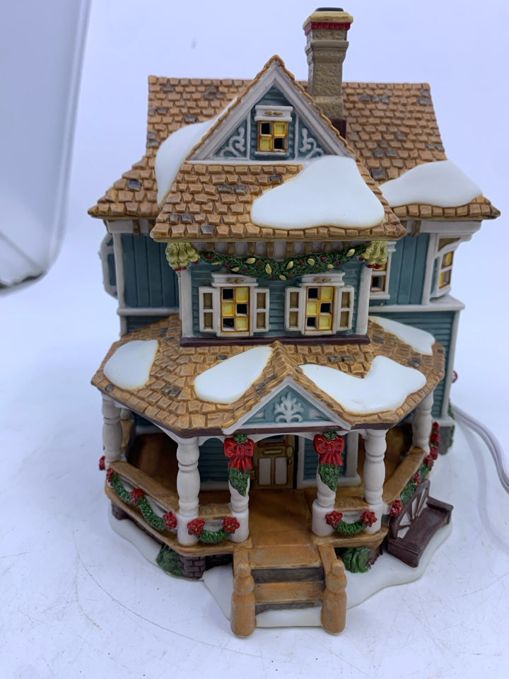 WINDHAM COUNTRY INN NEW ENGLAND VILLAGE W/BOX.
