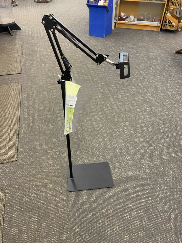 BLACK METAL TABLET/PHONE ADJUSTABLE FLOOR STAND.