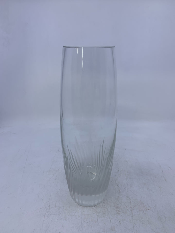 HEAVY CLEAR GLASS VASE W/ FROSTED LINED BOTTOM.