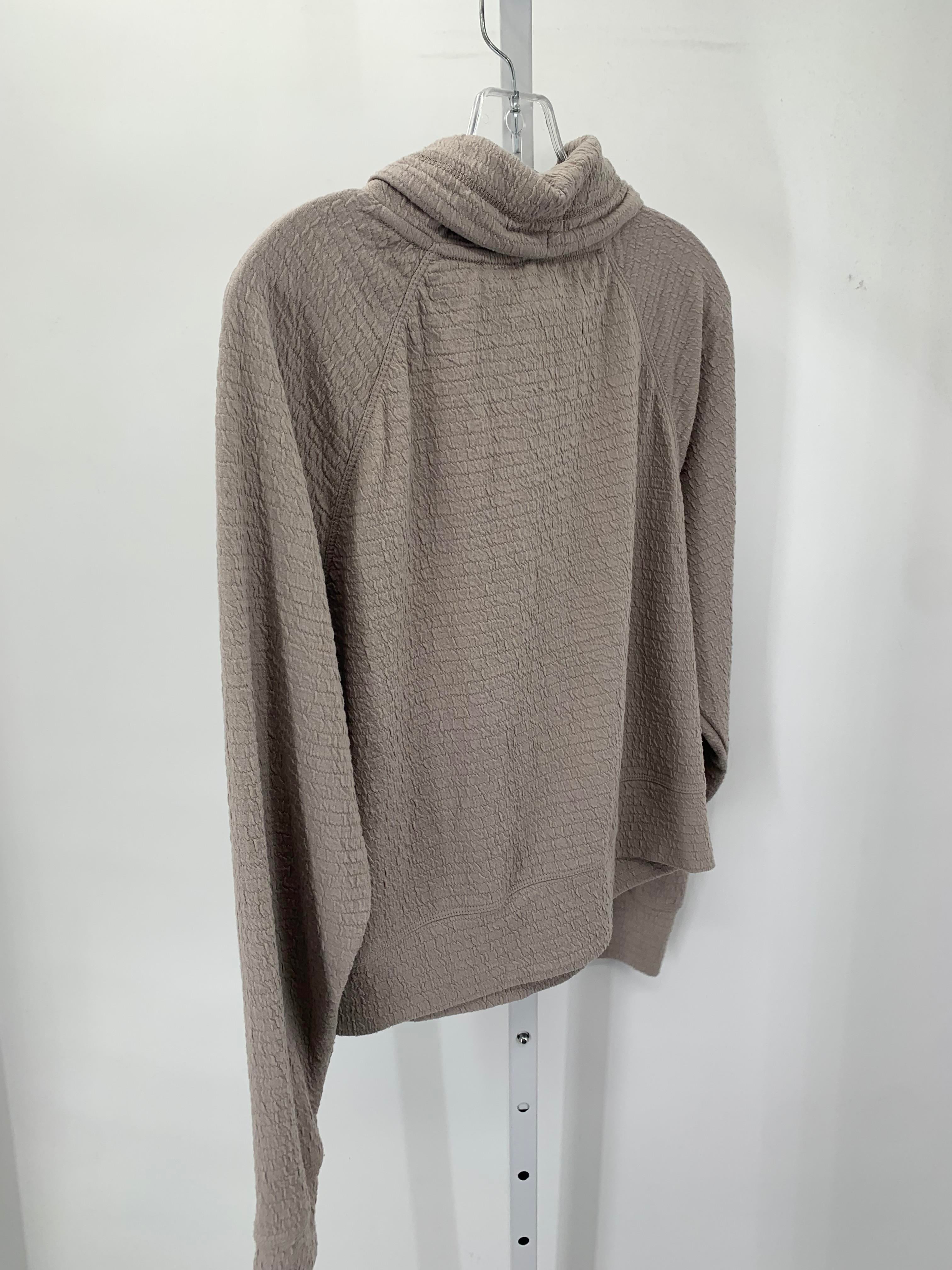 Danskin Size Medium Misses Long Sleeve Shirt