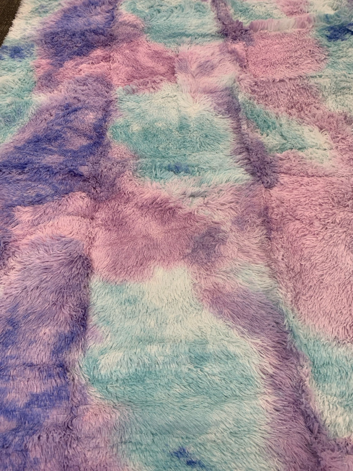 BLUE & PURPLE FLUFF RUG.