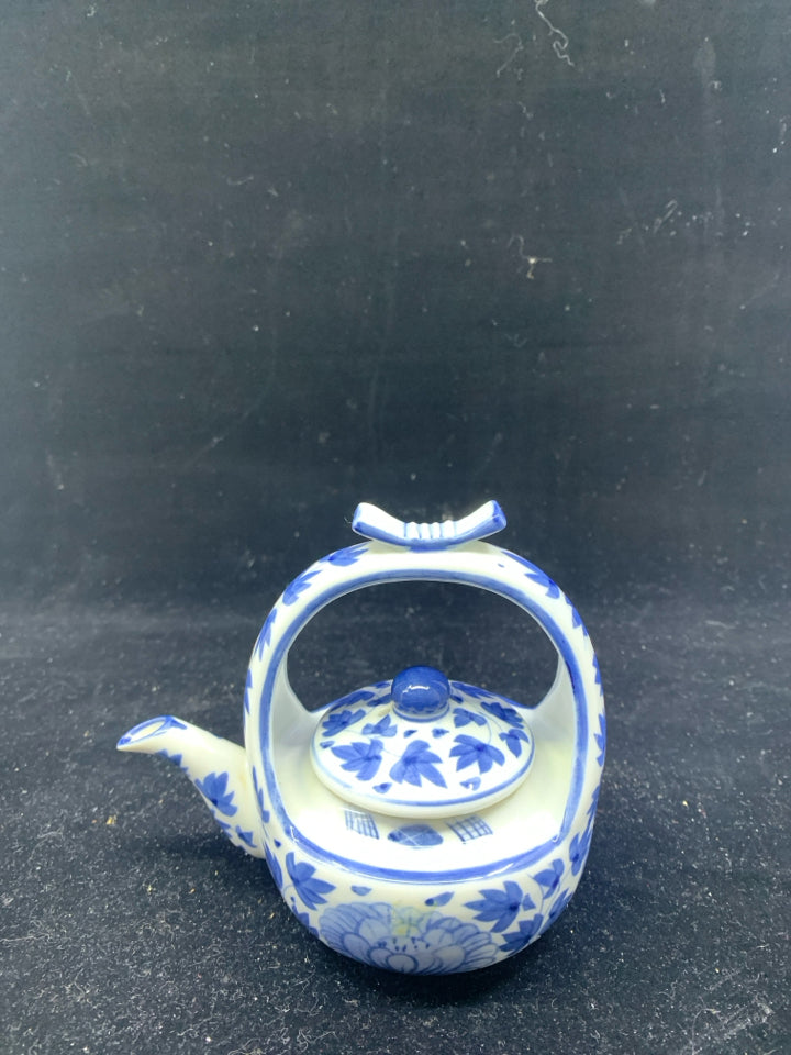 MINI ASIAN STYLE BLUE/WHITE TEA POT.