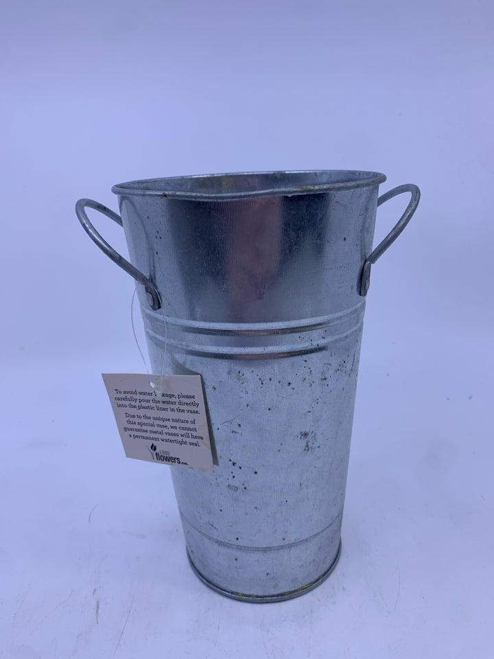 GALVANIZED METAL BUCKET W HANDLES.
