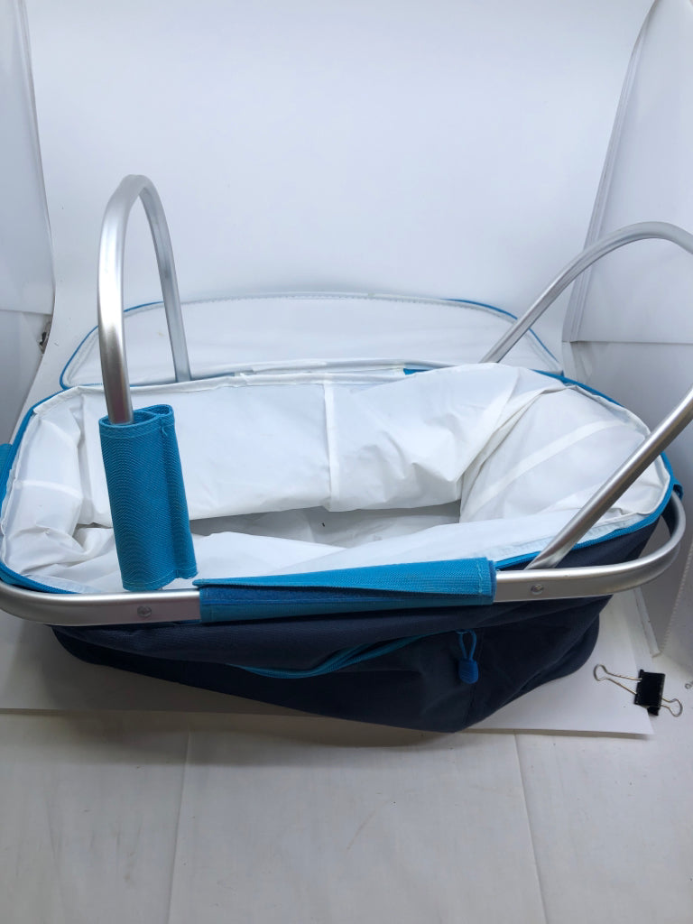 COLLAPSIBLE BLUE COOLER BAG.