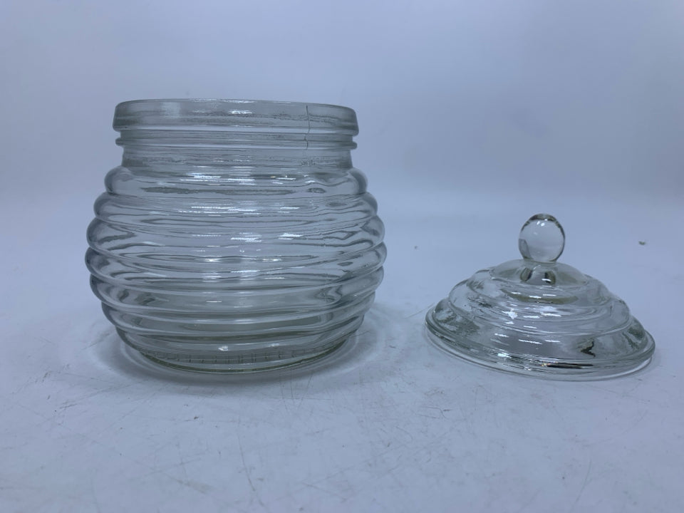 CLEAR GLASS RIBBED SUGAR BOWL W/ SPOON SLOT.