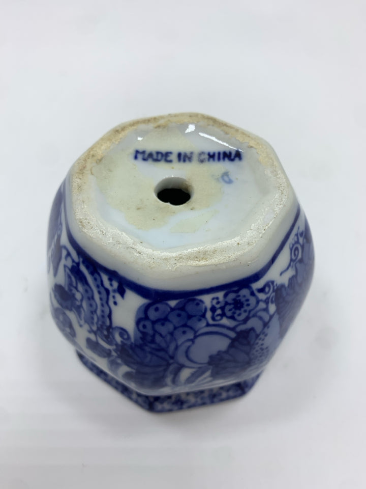 BLUE FLORAL OCTAGON SHAPED MINI POT.