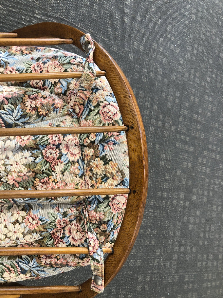 VTG LOW CUSHION WOOD CHAIR FLORAL PATTERN.