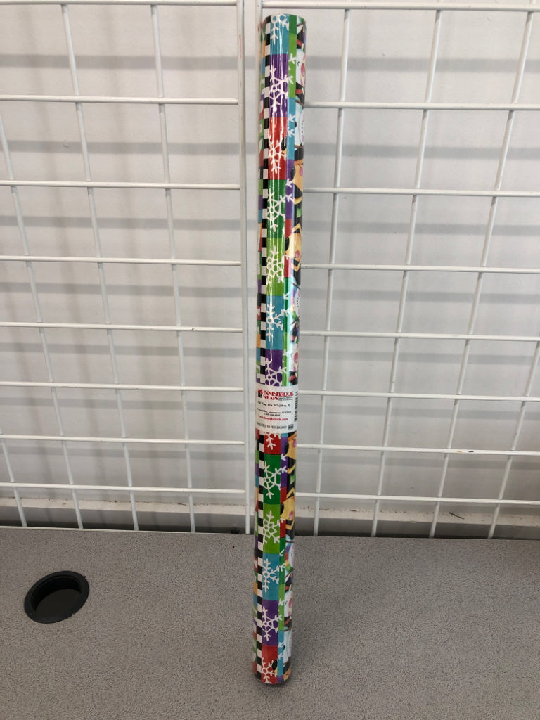 NIP NO PEEKING GIFT WRAP.