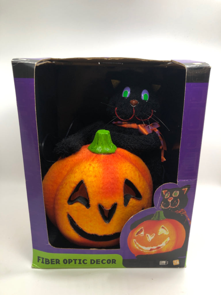 NIB LIGHT UP CAT PUMPKIN DECOR.