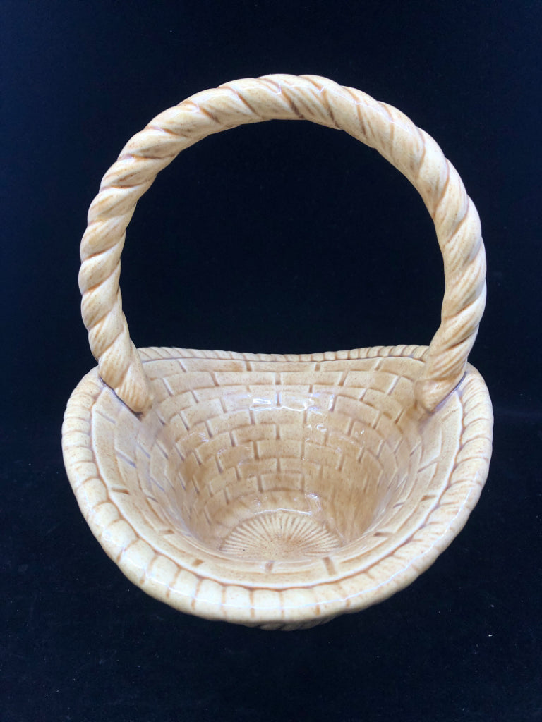 VTG CERAMIC BASKET PLANTER