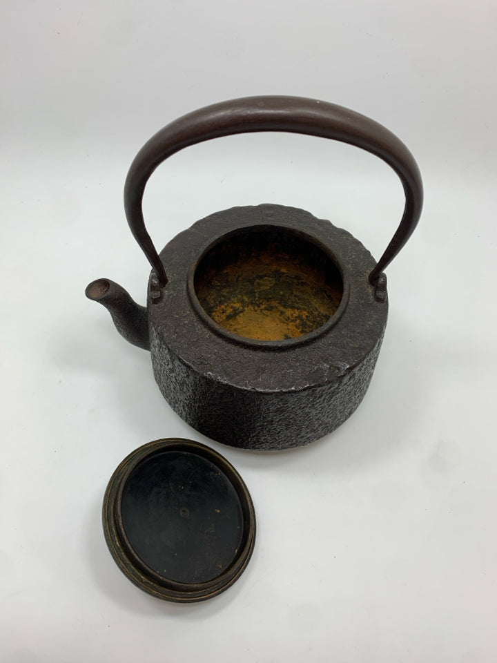 CAST IRON WOOD STOVE TEAPOT.