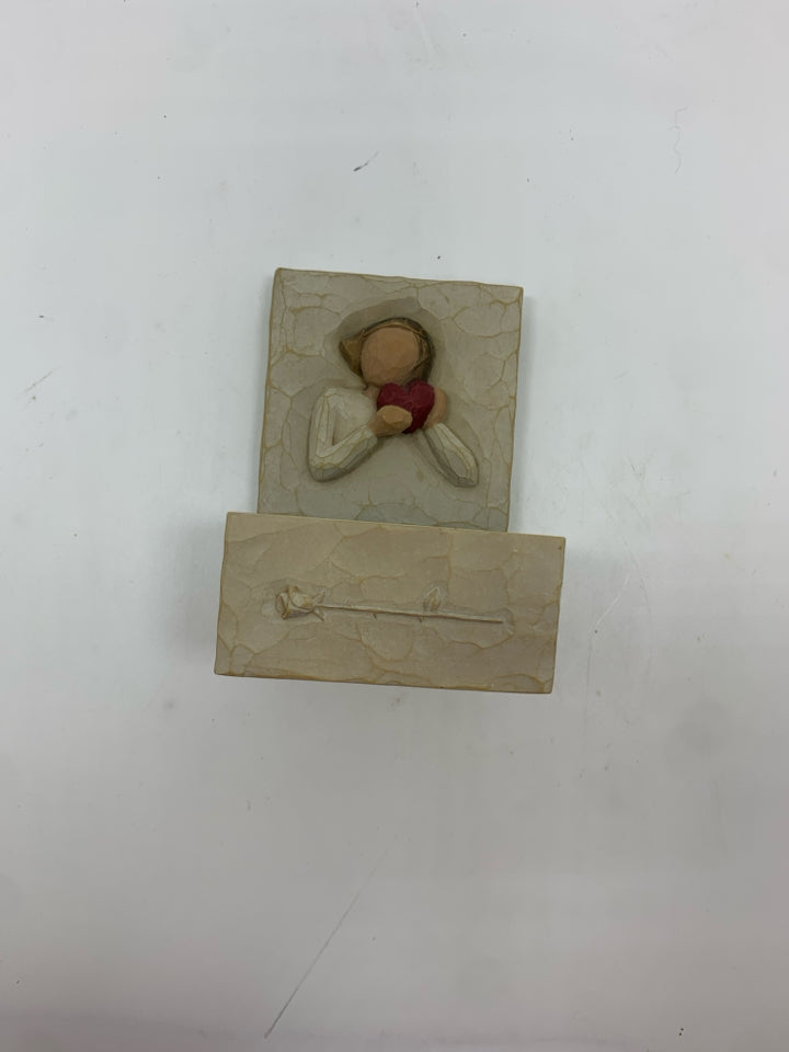 WILLOW TREE FROM THE HEART BOX.
