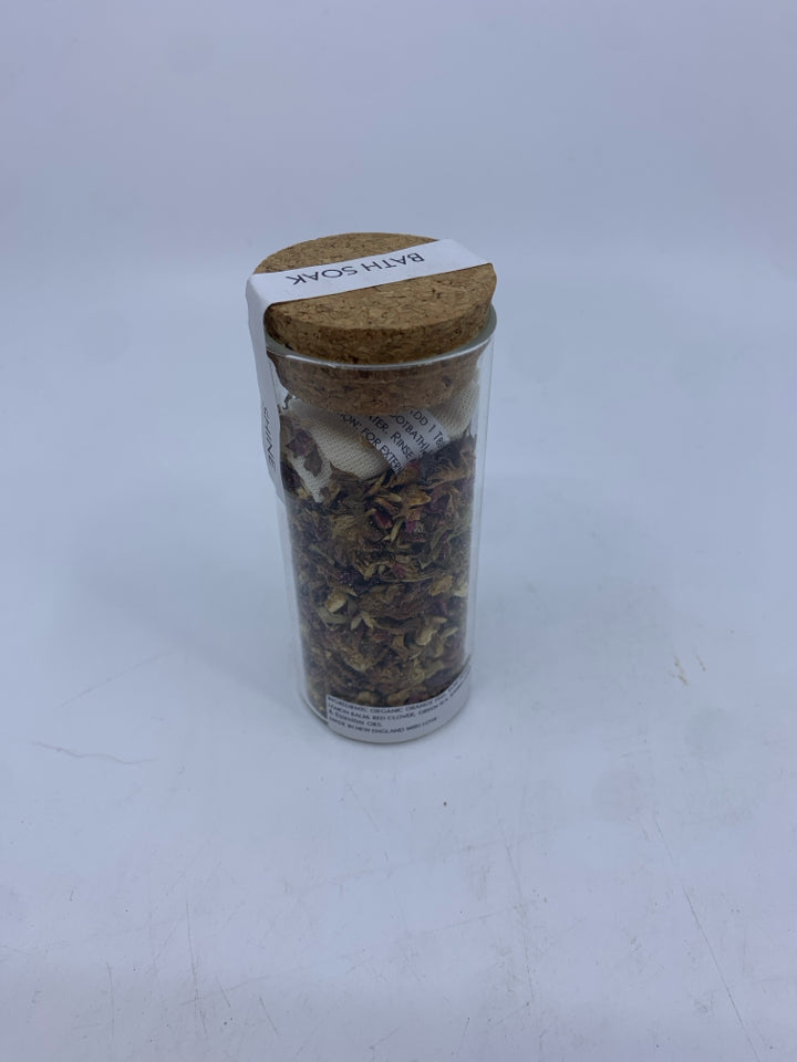 NIP LATHER AND DRIFT BATH SOAK.
