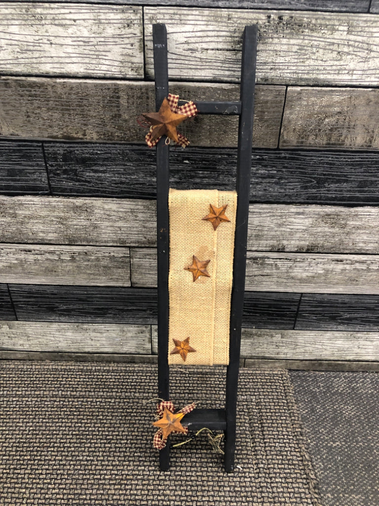 PRIMITIVE MINI BLACK LADDER W/STARS AND BURLAP.