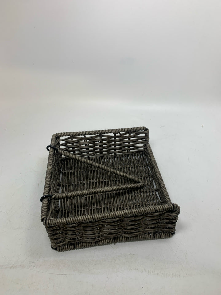 PLASTIC WOVEN NAPKIN HOLDER W/ WEIGHT.