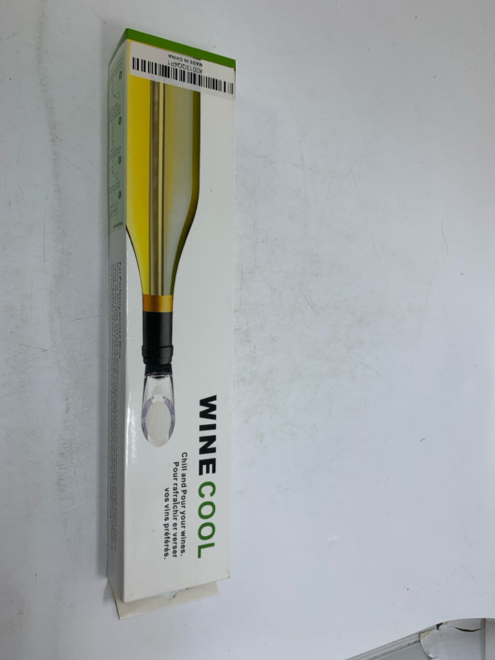 NIB WINE BOTTLE CHILLER/POURER.