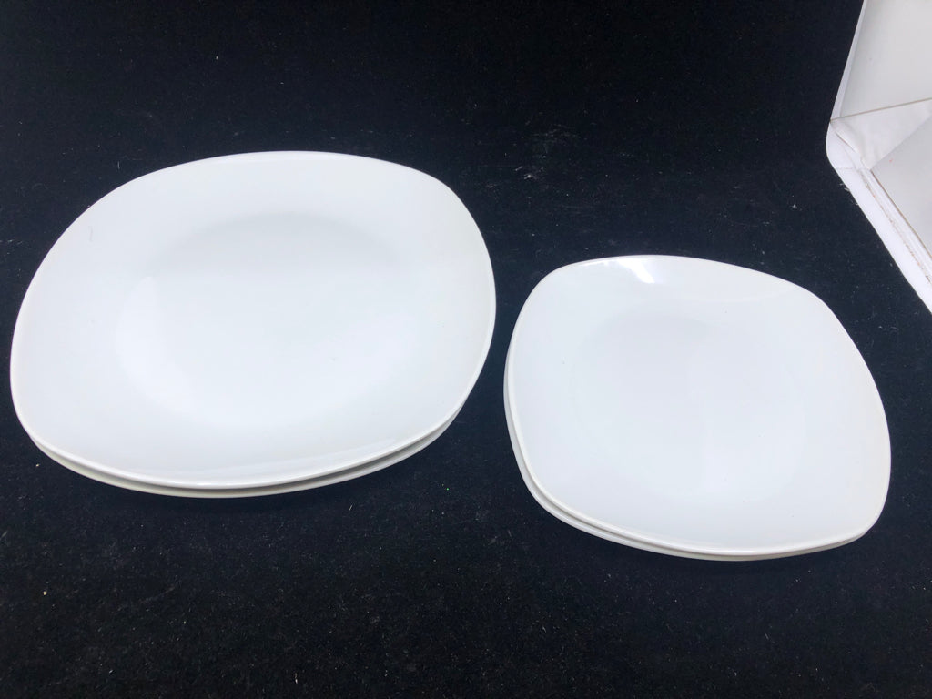 4 PC WHITE ROUNDED SQUARE PLATE SET.