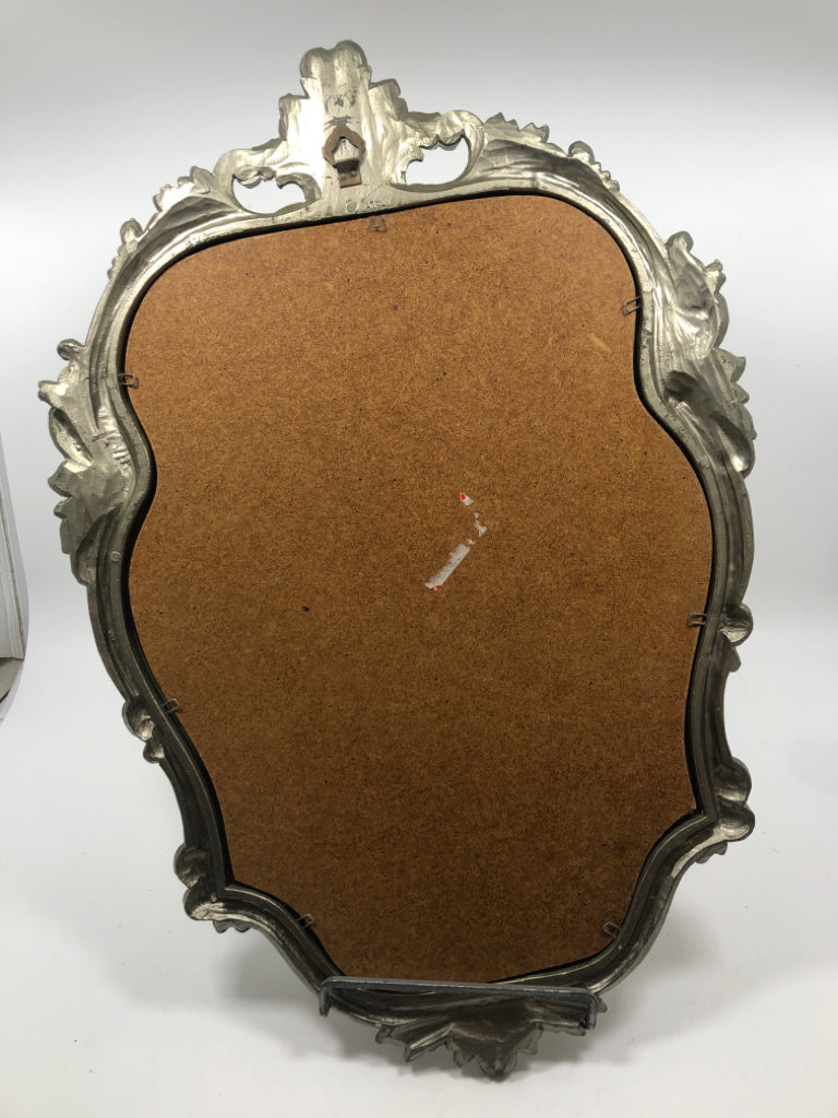 SM VTG-STYLE MALL MIRROR.