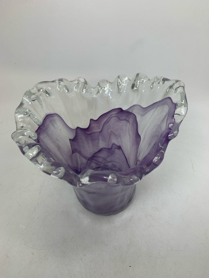 BLOWN GLASS UNEVEN TOP VASE.