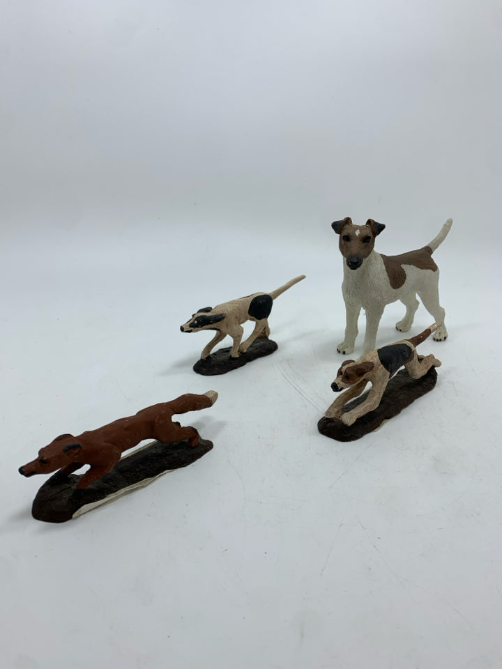 4 HUNTING DOG FIGURINES IN BAG.