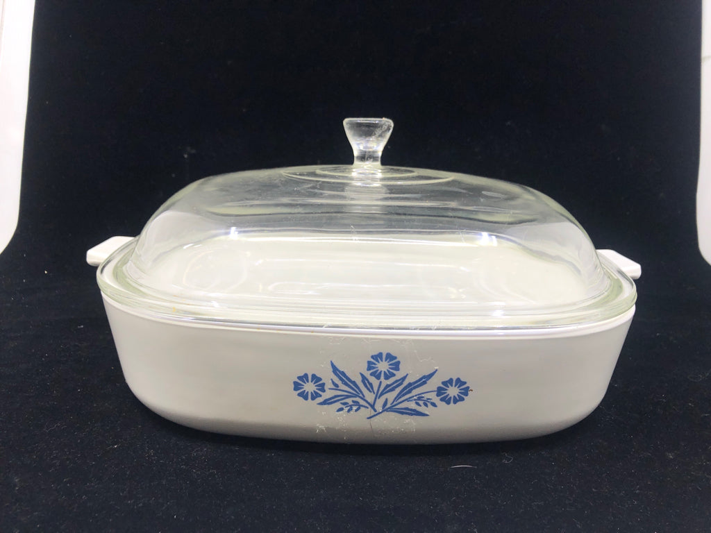 CORNING WARE BLUE CORNFLOWER CASSEROLE DISH W LID.