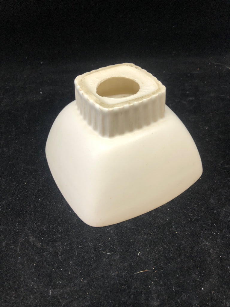 VTG CERAMIC RAISED BOWL W/LINES.