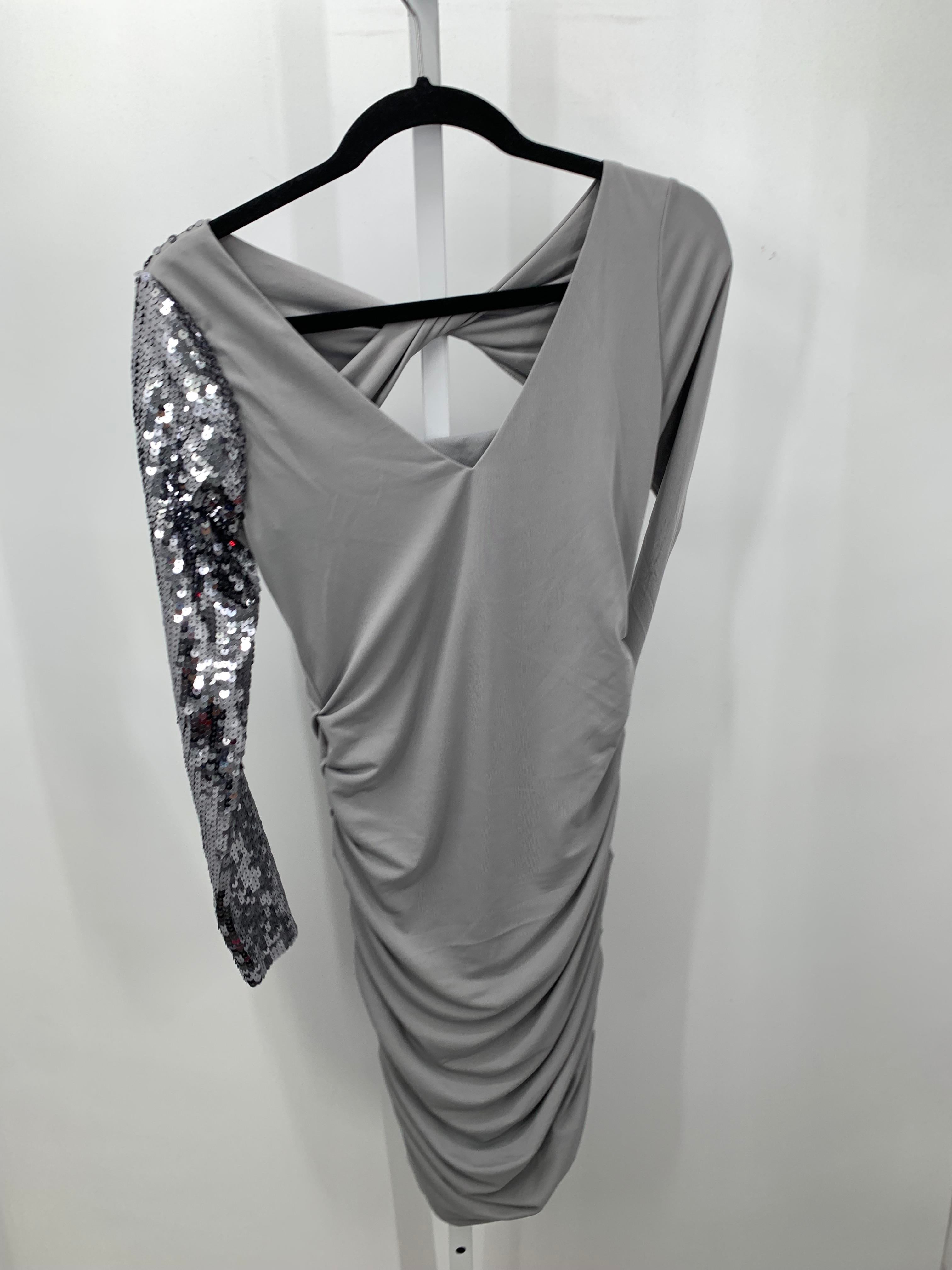 Venus Size Small Misses Long Sleeve Dress