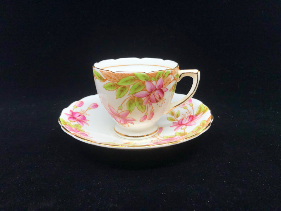 VTG TEA CUP/SAUCER PINK FLOWERS GREEN LEAVES.