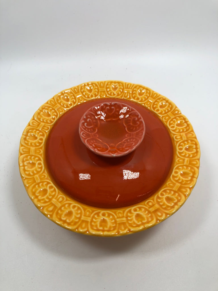 VTG YELLOW/ORANGE LID CERAMIC EMBOSSED BOWL.