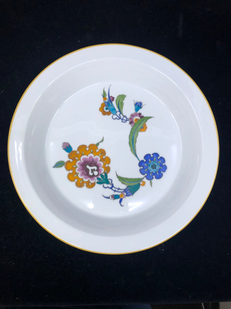 VTG PALMYRA PORCELAIN PIE PLATE W/FLOWERS.