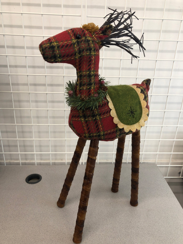 PLAID LIGHT UP REINDEER.