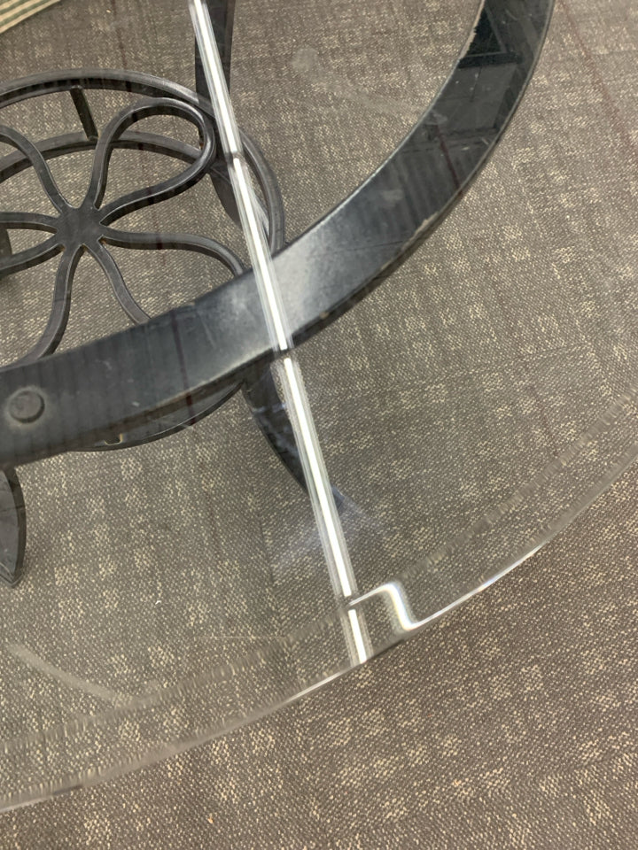 METAL FLOWER TABLE W/GLASS CIRCLE TOP.